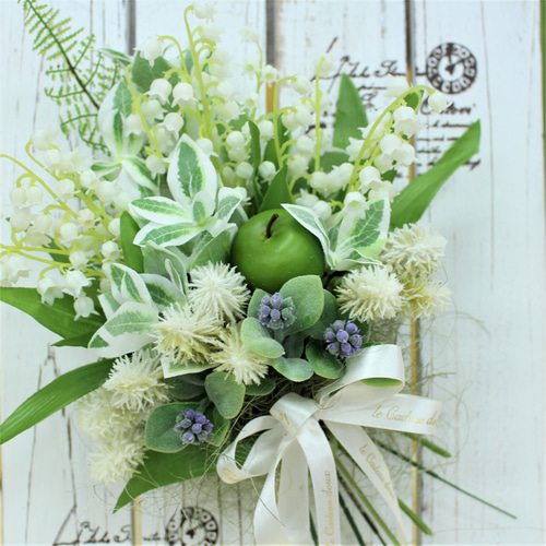 グリーン＆ホワイトの「すずらん花束スタンド」アレンジ・アート