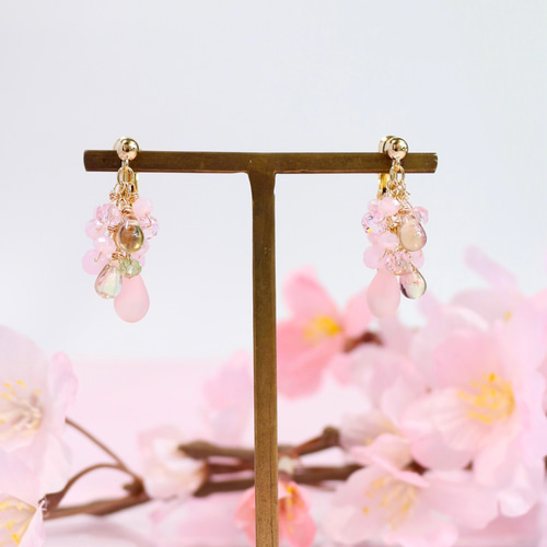 花の露 -桜 sakura- イヤリング（ピアス変更可） ピアス（スタッド・一
