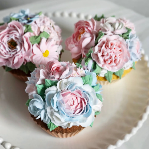 受注制作】フラワーブーケカップケーキ 立体・オブジェ atelier 受注制作】フラワーブーケカップケーキ 立体・オブジェ atelier