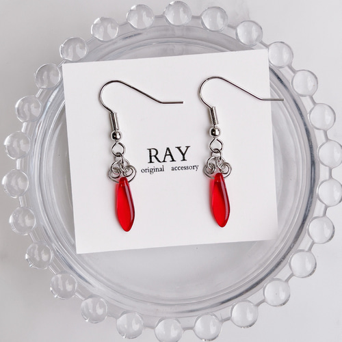 チェリークォーツ調　ハンドメイド　シルバー　赤　レッド　クリア　フック　ピアス ルビーレッド〉タガーガラスのピアス/イヤリング ピアス（フック