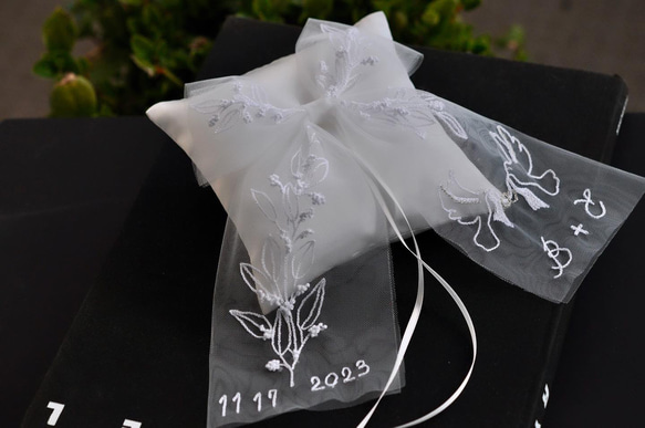 【新作ラッピング無料】　ガーデン刺繡のシルクのリボン　オートクチュール刺繡リングピロー 20枚目の画像
