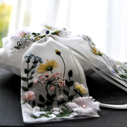 【新作ラッピング無料】　ガーデン刺繡のシルクのリボン　オートクチュール刺繡リングピロー 5枚目の画像