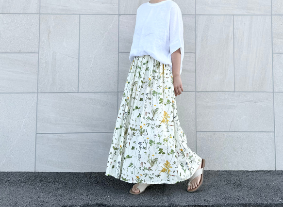 ミモザと草花のギャザースカート 3枚目の画像
