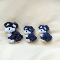 受注製作】ミニチュア・シュナウザーの刺繍ブローチ【大】 犬 ブローチ