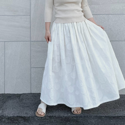 新色♪オフホワイトのランダムドットジャガードスカート 3枚目の画像
