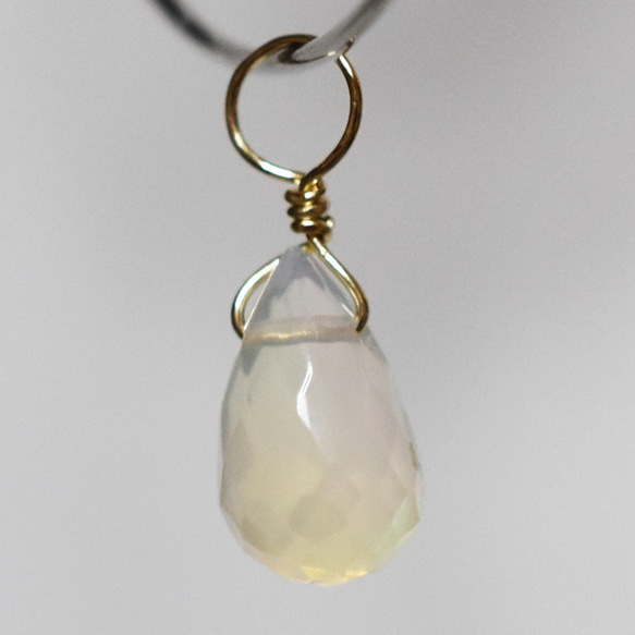 ж14kgf 18金に変更可能 天然石エチオピア産オパールブリオレットBチャーム　素材 3枚目の画像