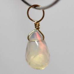 ж14kgf 18金に変更可能 天然石エチオピア産オパールブリオレットBチャーム　素材 4枚目の画像