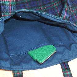 チェック柄のトートバッグ　A4サイズ　ネイビーブルー 7枚目の画像