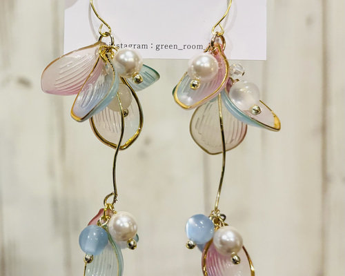 さくらの花びらピアスorイヤリング ハンドメイドアクセサリー
