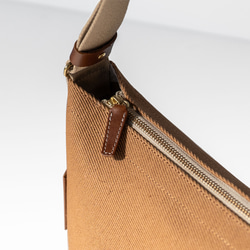 使用了輕量結實的棉麻帆布的側背包【駝色 / camel】 第3張的照片