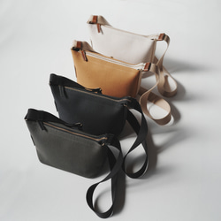 使用了輕量結實的棉麻帆布的側背包【駝色 / camel】 第6張的照片