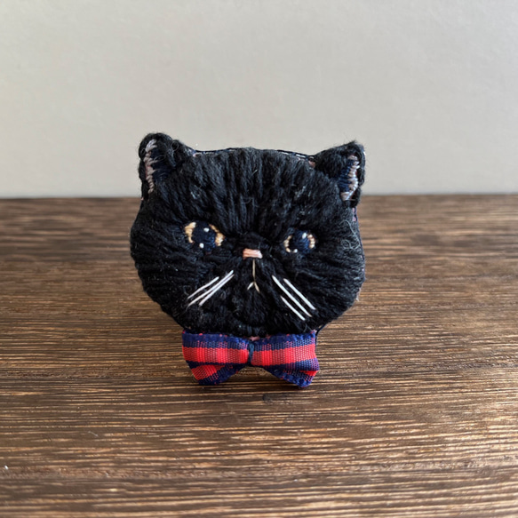 刺繍　ブローチ  ハンドメイド　エキゾチックショートヘア　猫 ねこ エキゾチック エキゾチックショートヘアー 刺繍 猫ブローチ