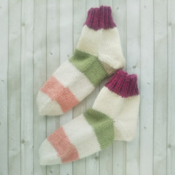 あったかウールの手編み靴下(4色ボーダー)底面24×10.5cm『Creema限定』 1枚目の画像