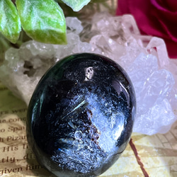 最強の守護石✿　ヌーマイト フェアリークィーン オーバル　ルース　原石 2枚目の画像
