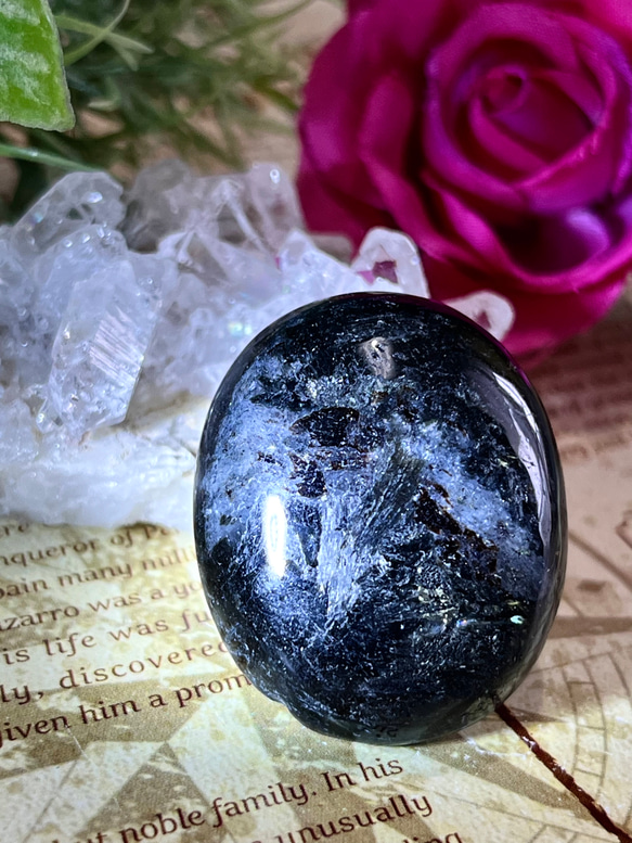 最強の守護石✿　ヌーマイト フェアリークィーン オーバル　ルース　原石 3枚目の画像