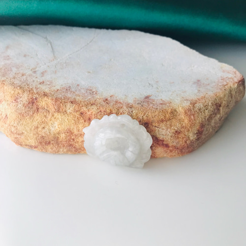 本翡翠ペンダント　蓮花　天然石 高品質 師匠作品　可愛い　みずみずしい　ミャンマー産　ヒスイ　 P110-6339] ジェイド JADE ヒスイ 本翡翠 ペンダント 天然石 希少 彫刻