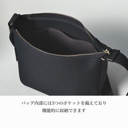 使用了輕量結實的棉麻帆布的側背包 【黑色 / black】 第6張的照片