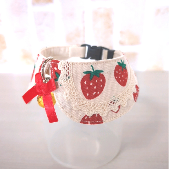 生成＊イチゴいっぱいの丸襟首輪   猫・犬用 2枚目の画像