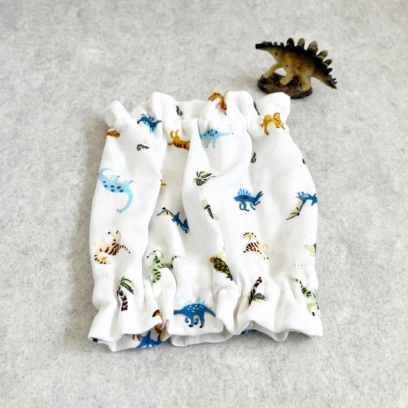 【NEW】 スヌード Wガーゼ 可愛い恐竜たち 【オフホワイト】 たれ耳わんこ  ドッグウェア 犬服 小型犬 恐竜 2枚目の画像