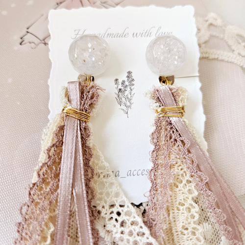 ピンクレースタッセルのキラキライヤリング イヤリング