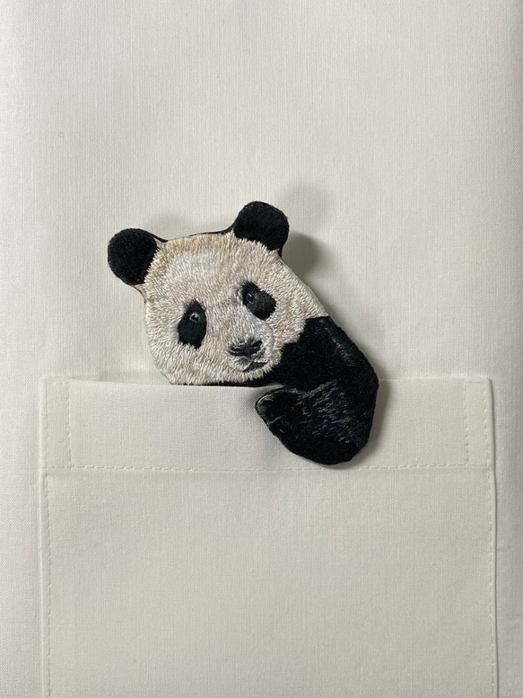 パンダ刺繍のブローチ 4枚目の画像