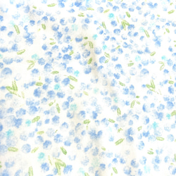 ダブルガーゼのハンカチ 花柄ブルー 4枚目の画像