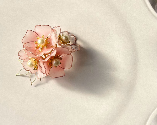 Creema限定母の日2025 ほんのりピンクの桜の帯留め・ブローチ（2way