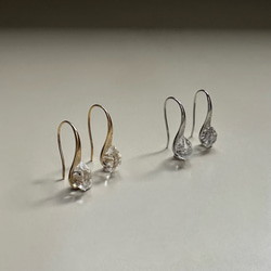 【冬季熱門耳環】赫基默鑽石水滴耳環 / 金屬配件，可選不銹鋼和銀色 第8張的照片