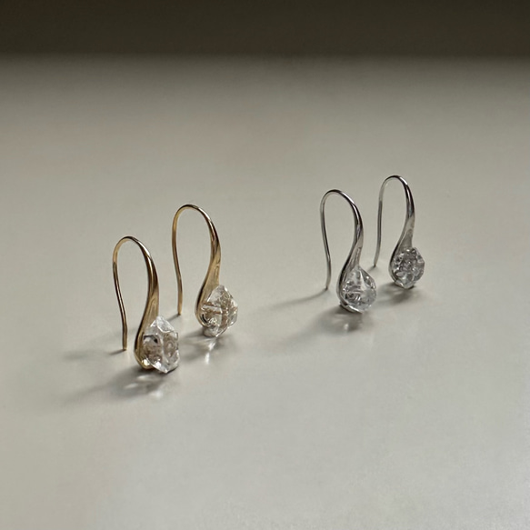 【冬季熱門耳環】赫基默鑽石水滴耳環 / 金屬配件，可選不銹鋼和銀色 第8張的照片