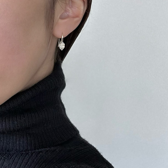 【冬季熱門耳環】赫基默鑽石水滴耳環 / 金屬配件，可選不銹鋼和銀色 第9張的照片