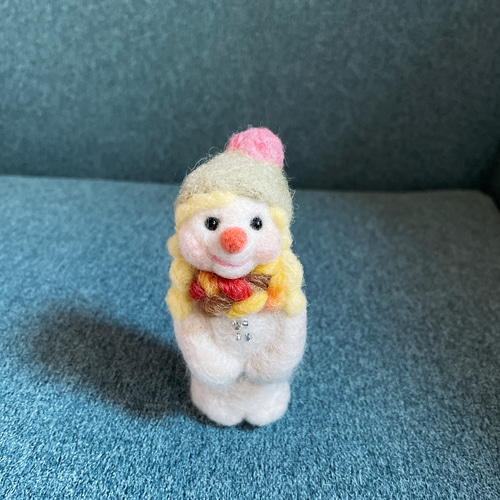 羊毛フェルト】にっこりかわいいお顔のスノーマン女の子/雪だるま