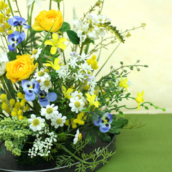 和モダン「早春の花風景」アレンジ・アートフラワー（上質造花） 4枚目の画像