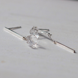 Straight line light  Pierced earrings 4枚目の画像