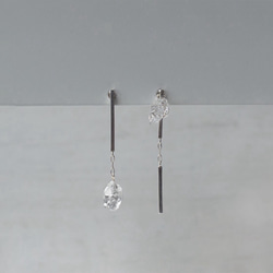 Straight line light  Pierced earrings 1枚目の画像