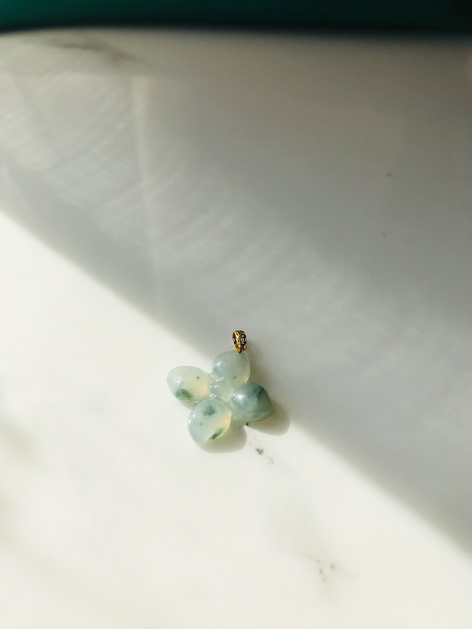 [P110-987] ジェイド　JADE  ヒスイ　ペンダント　ミャンマー産　彫刻　s925　アイス　グリーン　石花