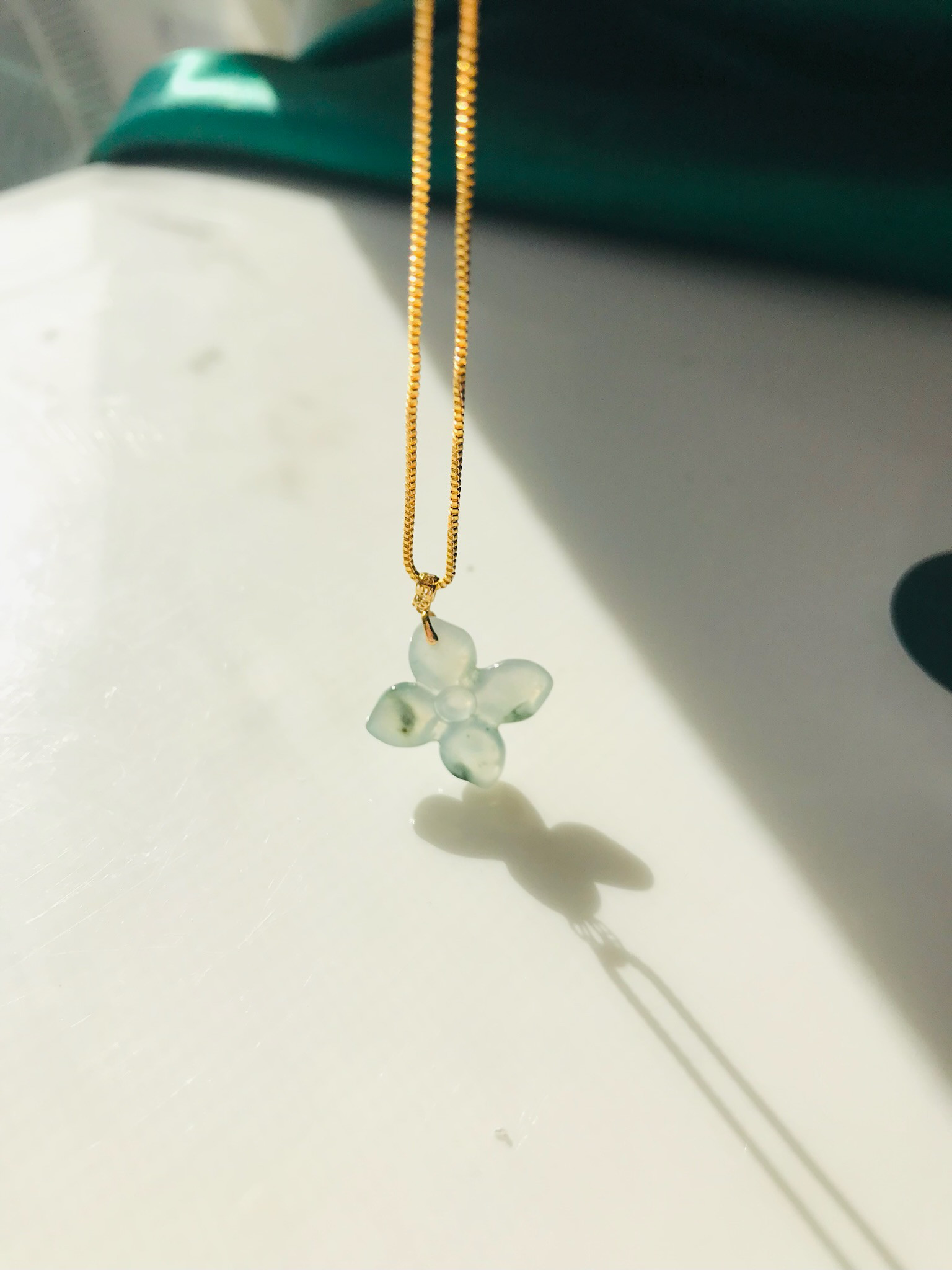 [P110-987] ジェイド　JADE  ヒスイ　ペンダント　ミャンマー産　彫刻　s925　アイス　グリーン　石花