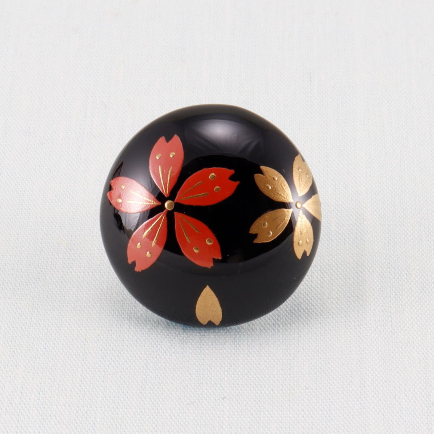 伝統工芸 輪島塗 ピンアクセサリー「黒塗～桜蒔絵」 【156-2