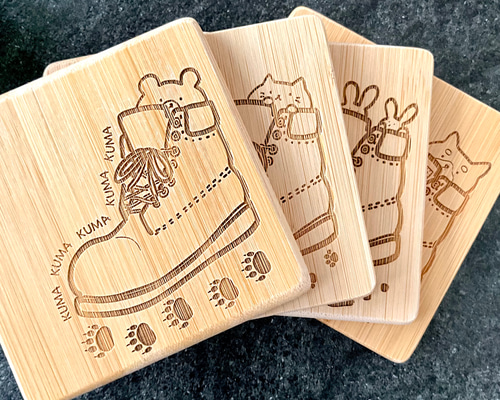 名入れ スニーカー動物の竹製コースター（四角） 席札 レーザー彫刻