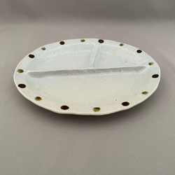 ドット文楕円皿(茶・焦げ茶)  陶磁器　手作り　手捻り　中皿 2枚目の画像