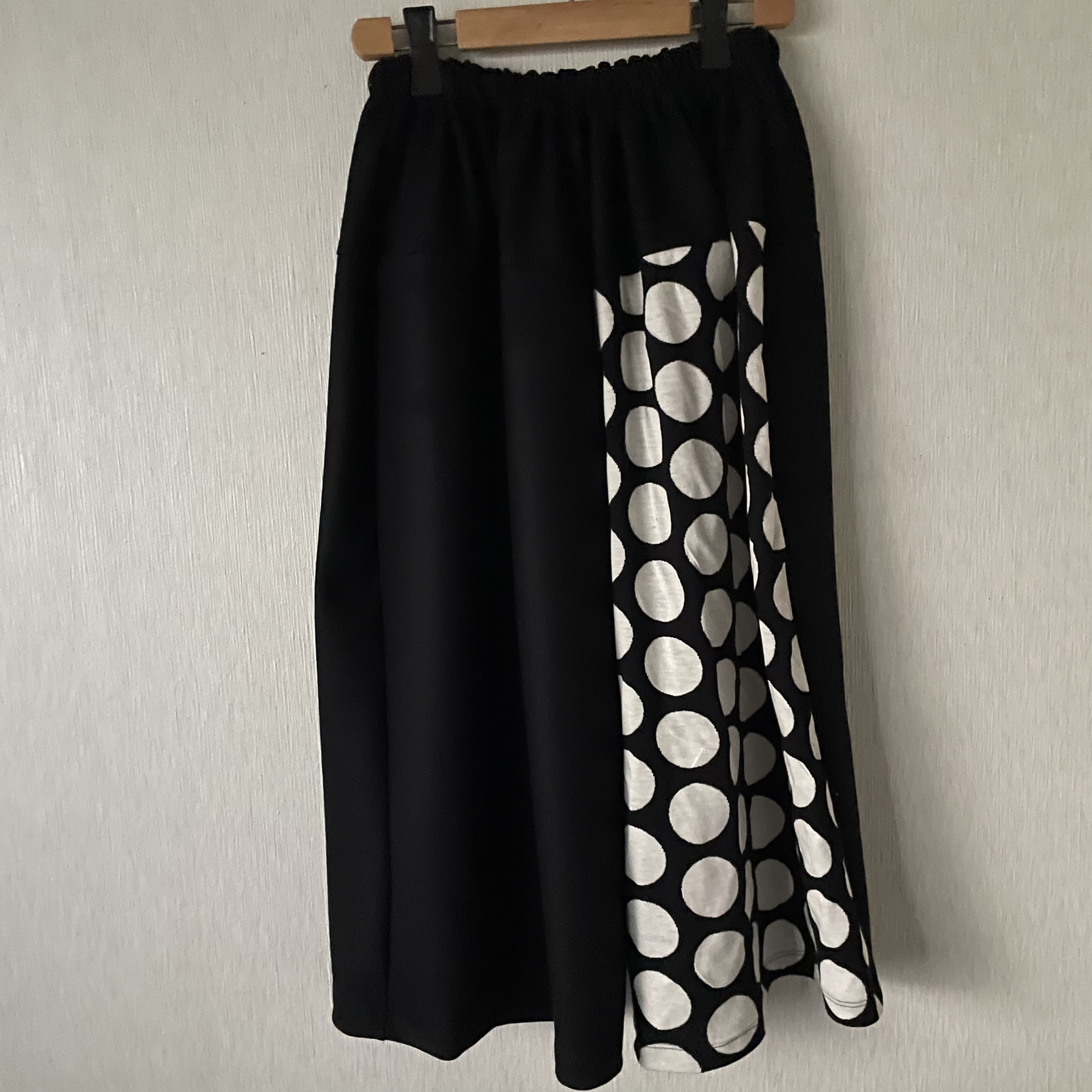 圧縮ニットウール水玉切替サルエルパンツ　黒×黒白大玉水玉Ｆ