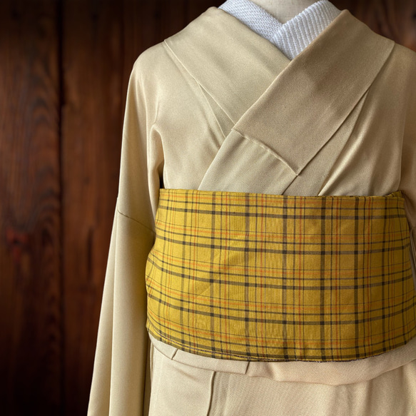 *和服布料* 大島紬和格子春亞紡製成的成人平子腰帶，半寬。長422cm 第3張的照片