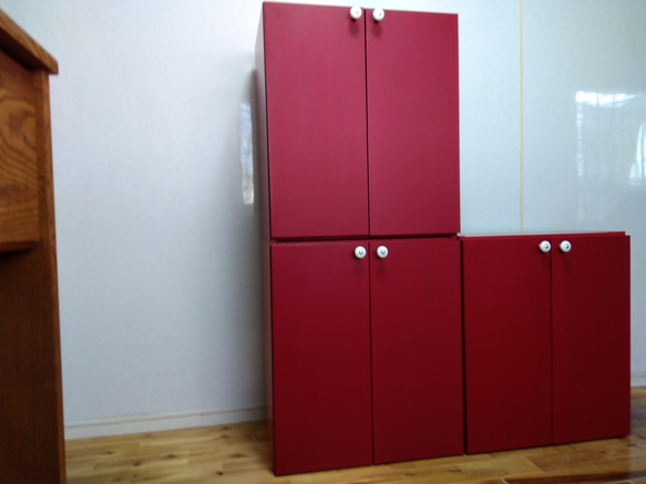 テレビ台　低い机　収納家具　赤い家具 1枚目の画像