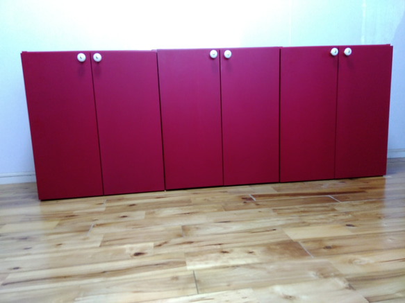 テレビ台　低い机　収納家具　赤い家具 4枚目の画像