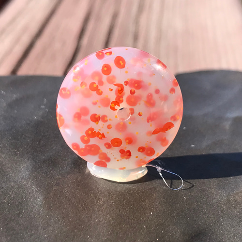 ゴビ石−1205 ゴビ瑪瑙『平安扣』 水玉模様ペンダントトップ