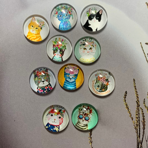 二匹のねこちゃん☆パッチンピンセット おじぎちゃんピンバッチセット完売しました。 次の入荷をお待ち