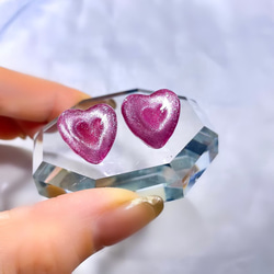 glass heart magnet Earrings 6枚目の画像