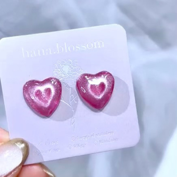 glass heart magnet Earrings 2枚目の画像