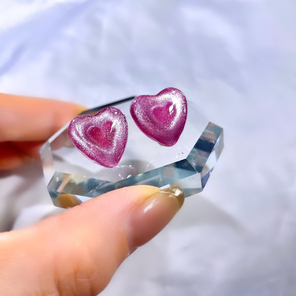 glass heart magnet Earrings 8枚目の画像