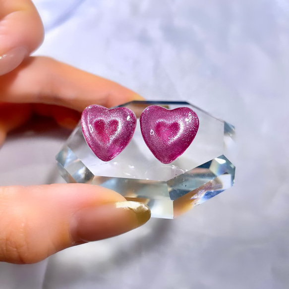 glass heart magnet Earrings 5枚目の画像