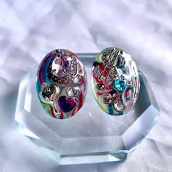 glass oval unique silver flashy Earrings 1枚目の画像